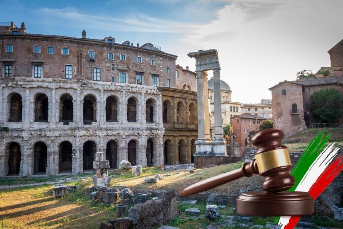 colosseo con martelletto asta e tricolore