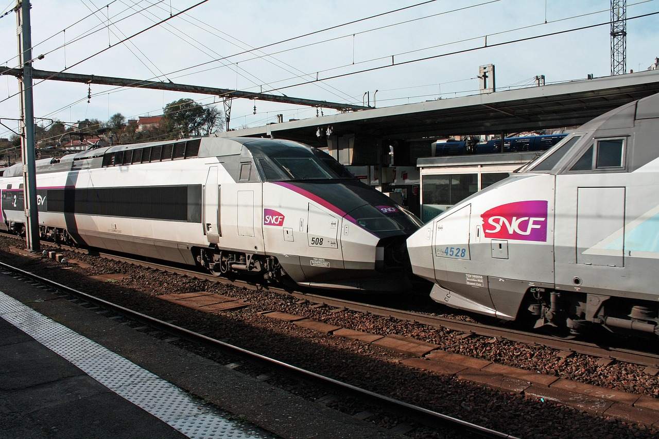 Obbligazioni con cedola fissa 5,875% per investire nella mobilità ferroviaria: emissione SNCF